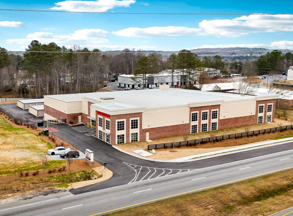 Large climate-controlled self storage facility in Alpharetta, Georgia